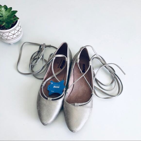 MTNG Monica Women's 39 US 8 Vimet Platino Ankle Wrap Flat Silver Flat - Picture 3 of 11